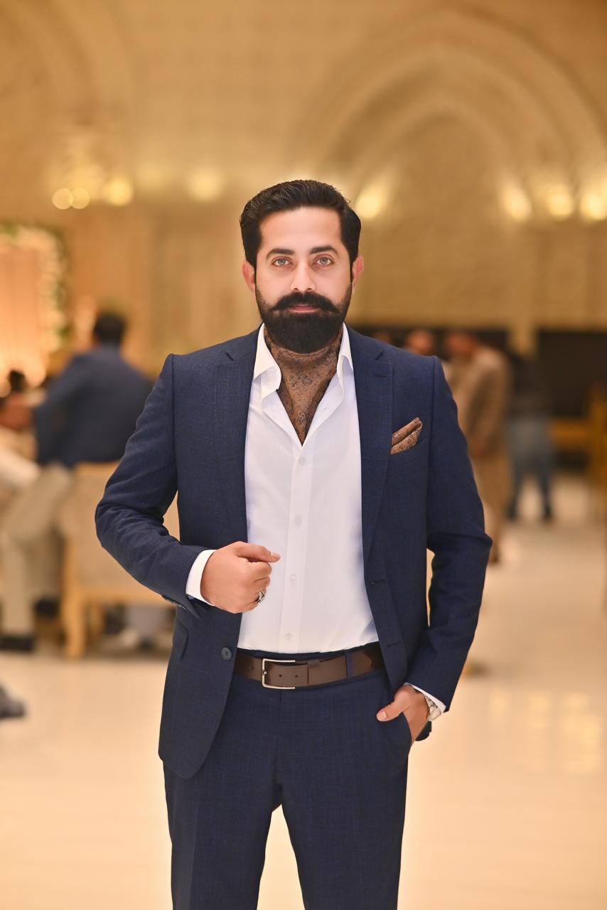 Musyyab Azmat, proprietor